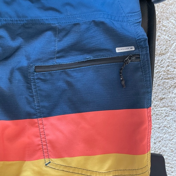 Quiksilver Men's Highline Board Shorts - Picture 4 of 5